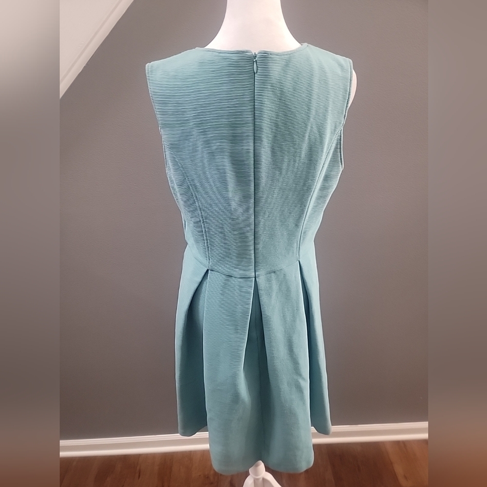 Boden Green Textured Pleated Fit Flare Midi Dress US 10L - Picture 3 of 6